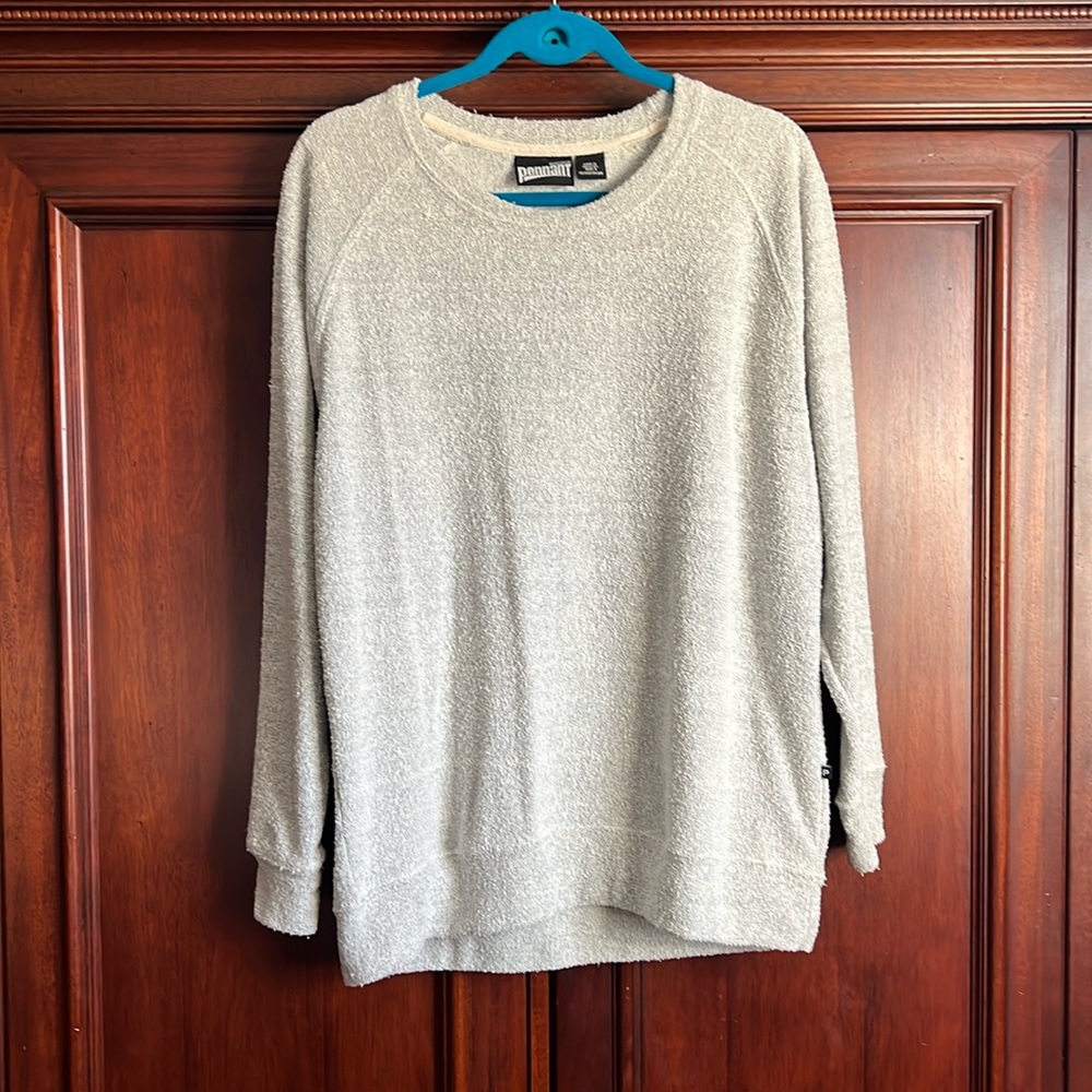 Pennant women’s size small